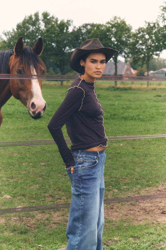 Janette top 26 | Brown