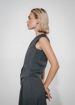 Oda back knitted viscose vest | Grey